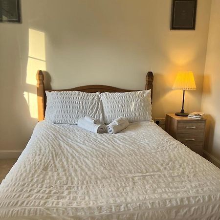 Cosy Double Room With Private Bathroom Homestay Caldecote Zewnętrze zdjęcie
